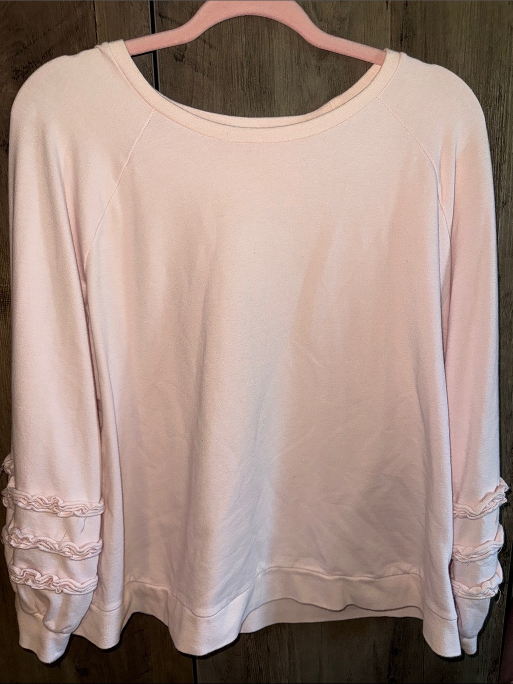 crown & ivy Light Pink Ruffle Sleeve Sweatshirt